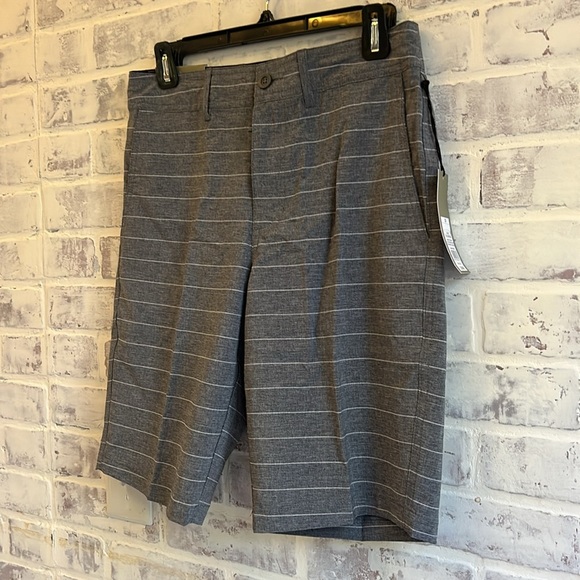 Goodfellow NWT Men’s Hybrid Swim Shorts Gray White Stripes 10.5” inseam Sz 28 - Picture 2 of 6